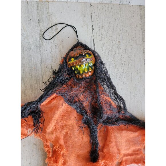 Mini hanging pumpkin scary face Halloween home decor prop - Picture 2 of 8